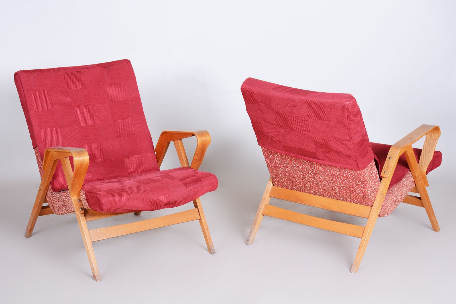 Pair Of Salmon Midcentury Armchairs, Made By Tatra Pravenec, 1950s Czechia