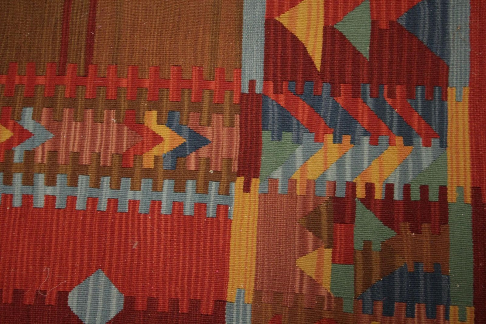Modern Kilim Rug Traditional Carpet Red Kilims Wool Flatwoven Area Rug photo Textiles