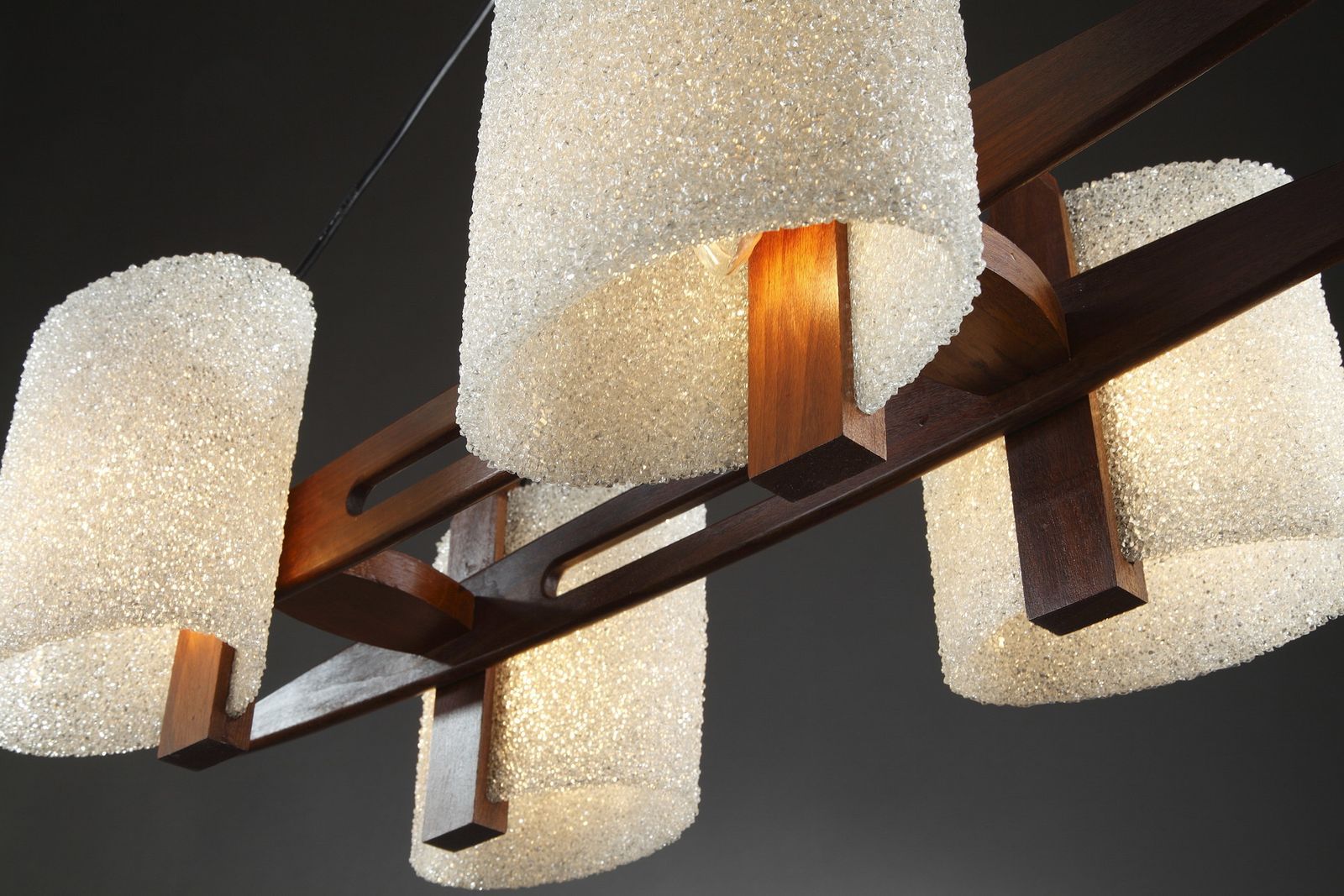photo buy Lampe suspendue scandinave en teck et Perplex granit