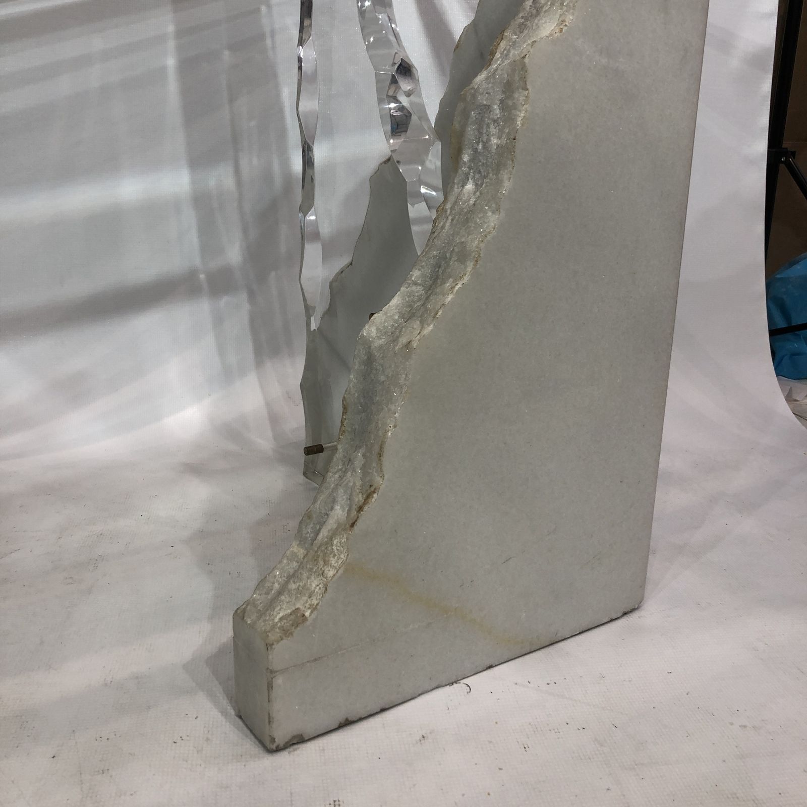 Lion In Frost Marble & Lucite Desk Glass 1970s Hollywood Regency Midcentury Iceberg 80s photo vinterior