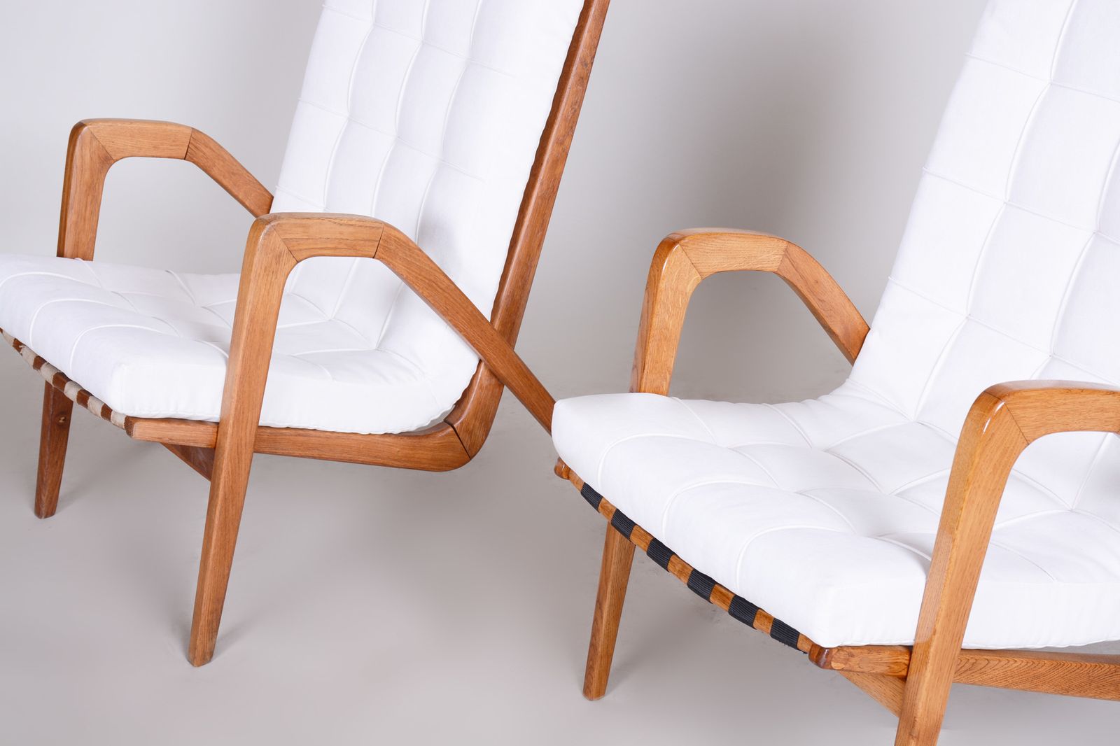 photo vintage White Mid Century Armchairs Made In Czechia '50s. By Jan Vanek, Fully Restored