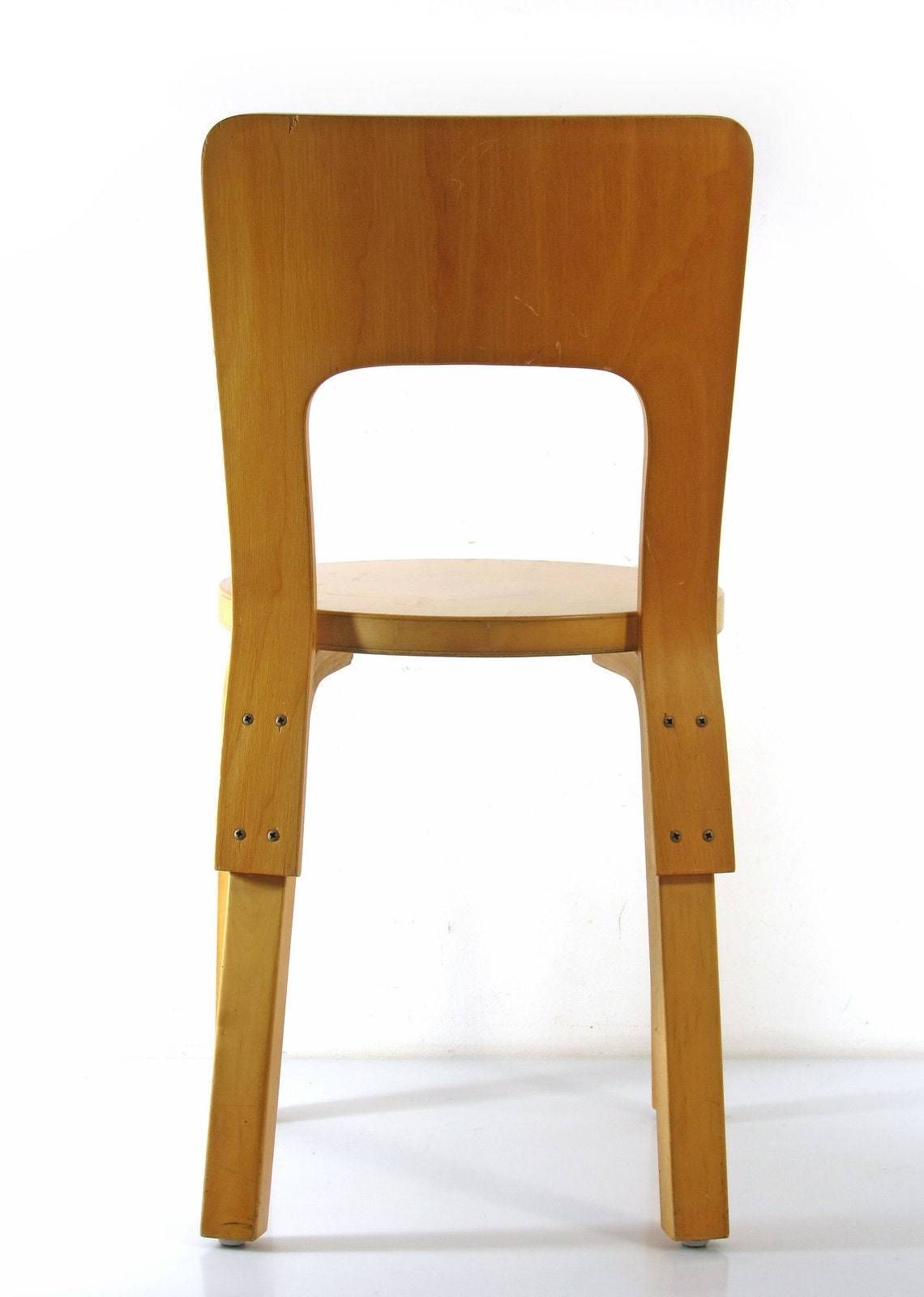 Alvar Aalto 66 Artek Eetkamerstoel photo furniture
