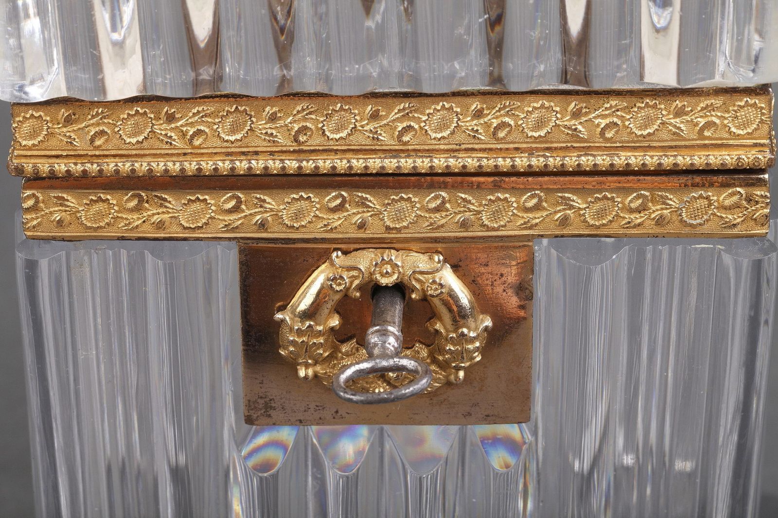 Coffret en cristal taillé Charles X à montures en ormolu photo 2010.0
