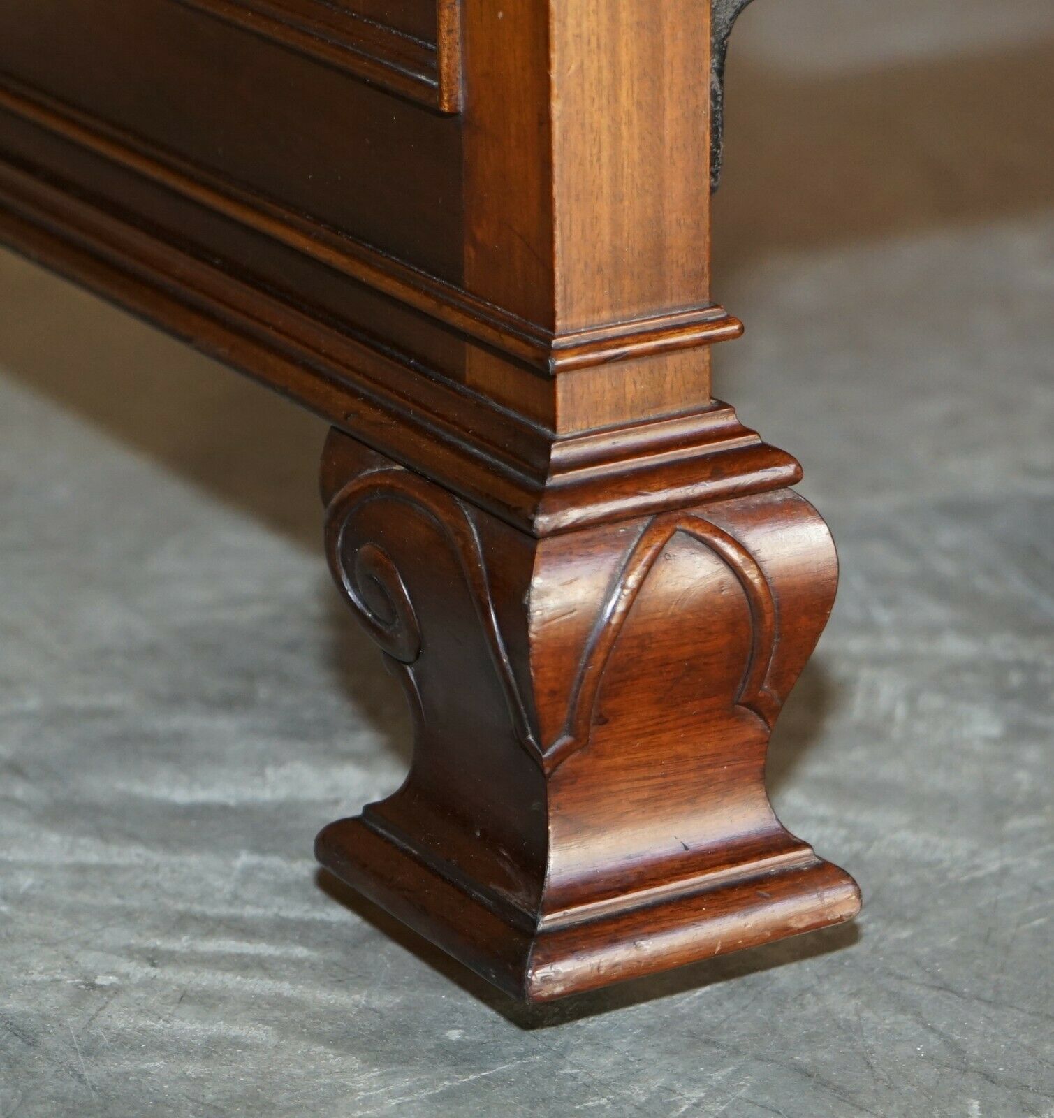 1500.0 Antique Honduras Mahogany English Hand Carved With Castors Single Bed Frame photo