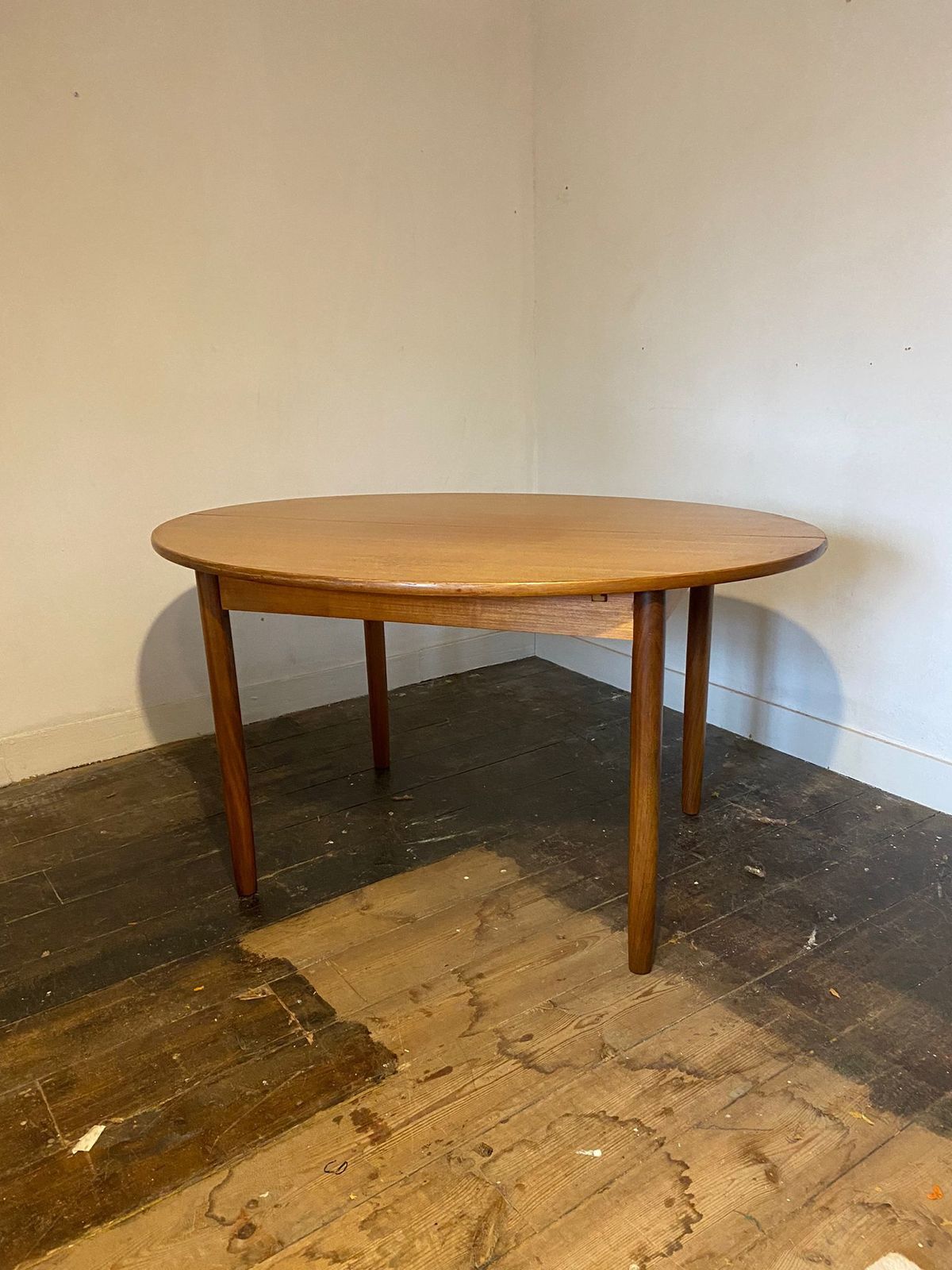 Danish Teak 1960's Extending Table. photo vinterior
