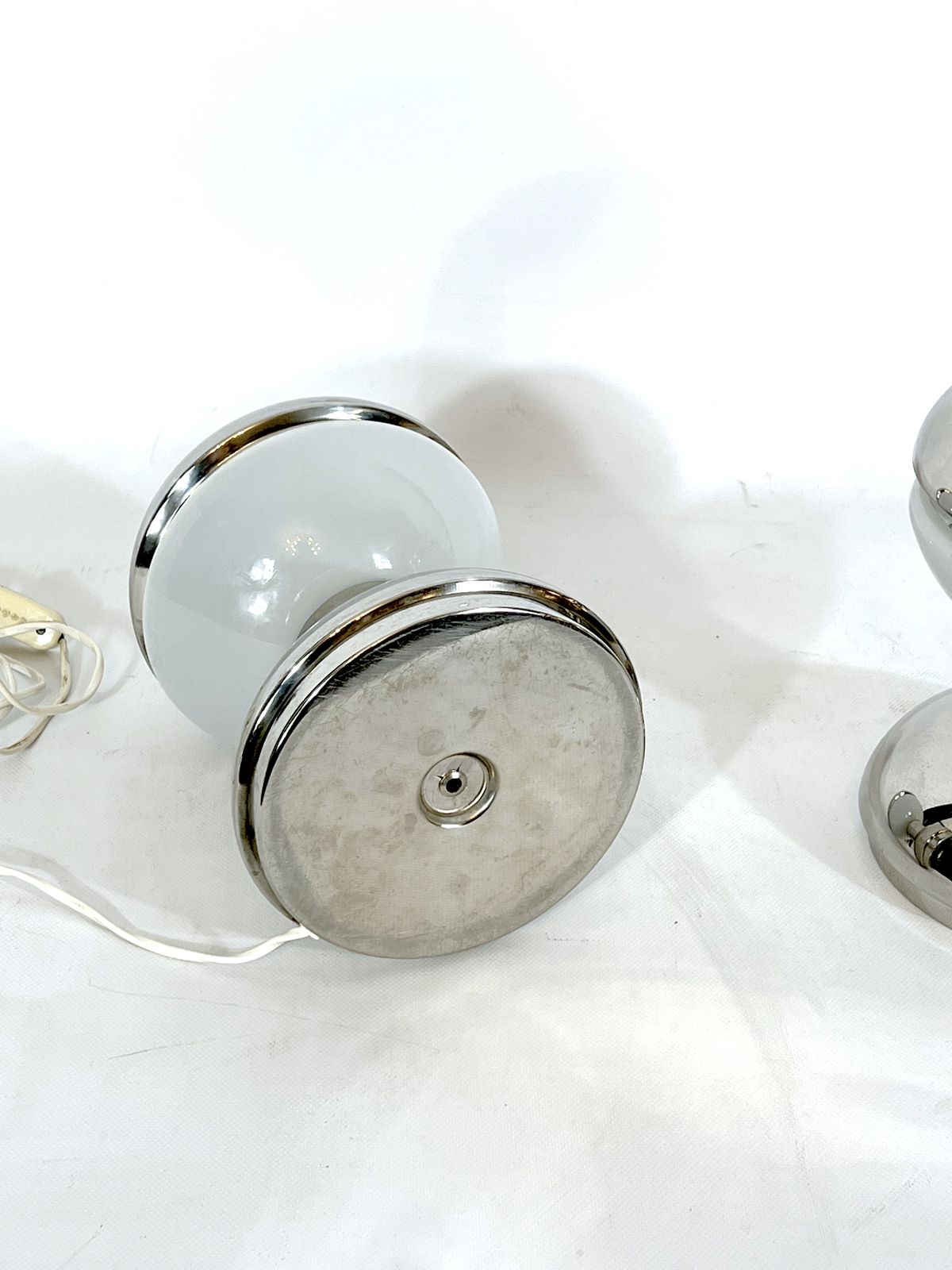 Goffredo Reggiani, Chrome And Milk Glass Table Lamps From 70s photo vinterior