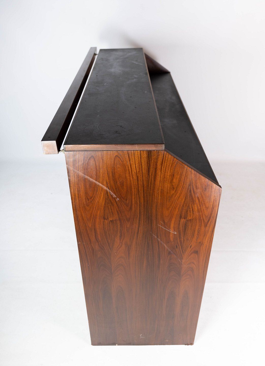 Bar In Rosewood Of Danish Design From The 1960s. photo vinterior