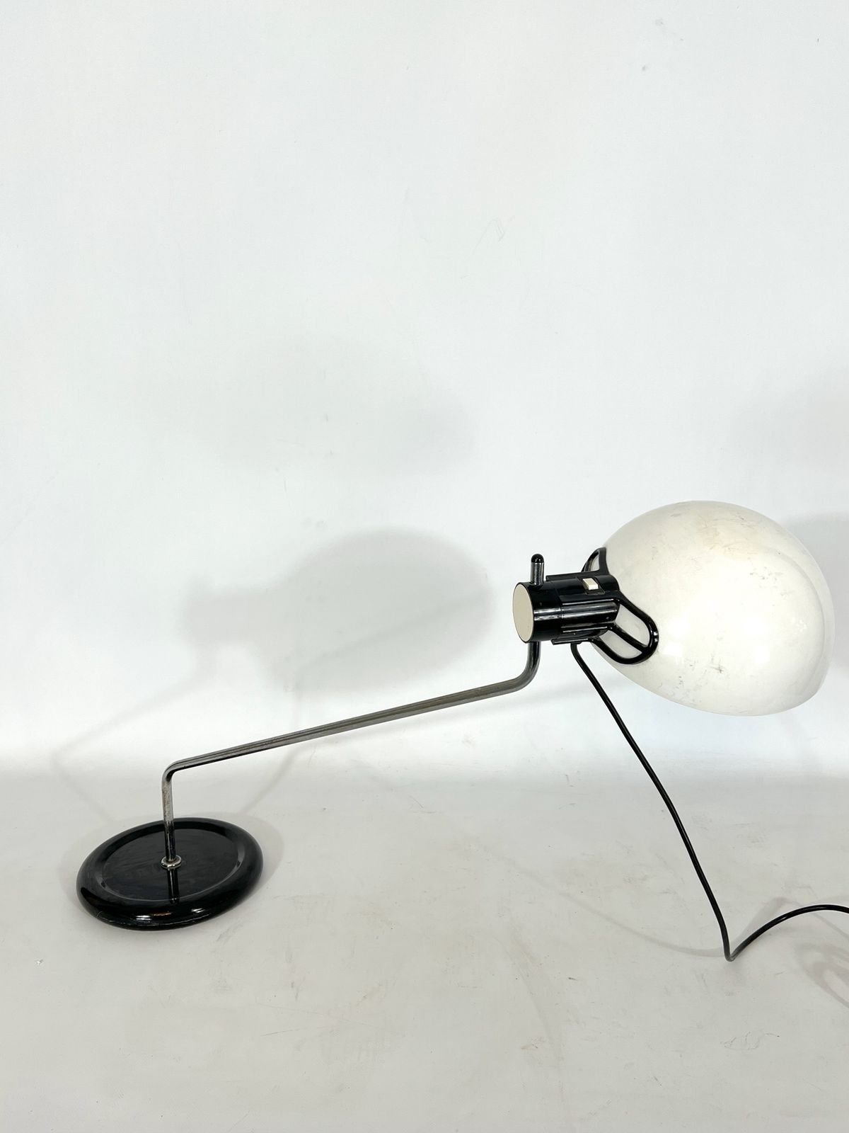 Harvey Guzzini, Chrome And Plastic Articulated Table Lamp photo Lighting