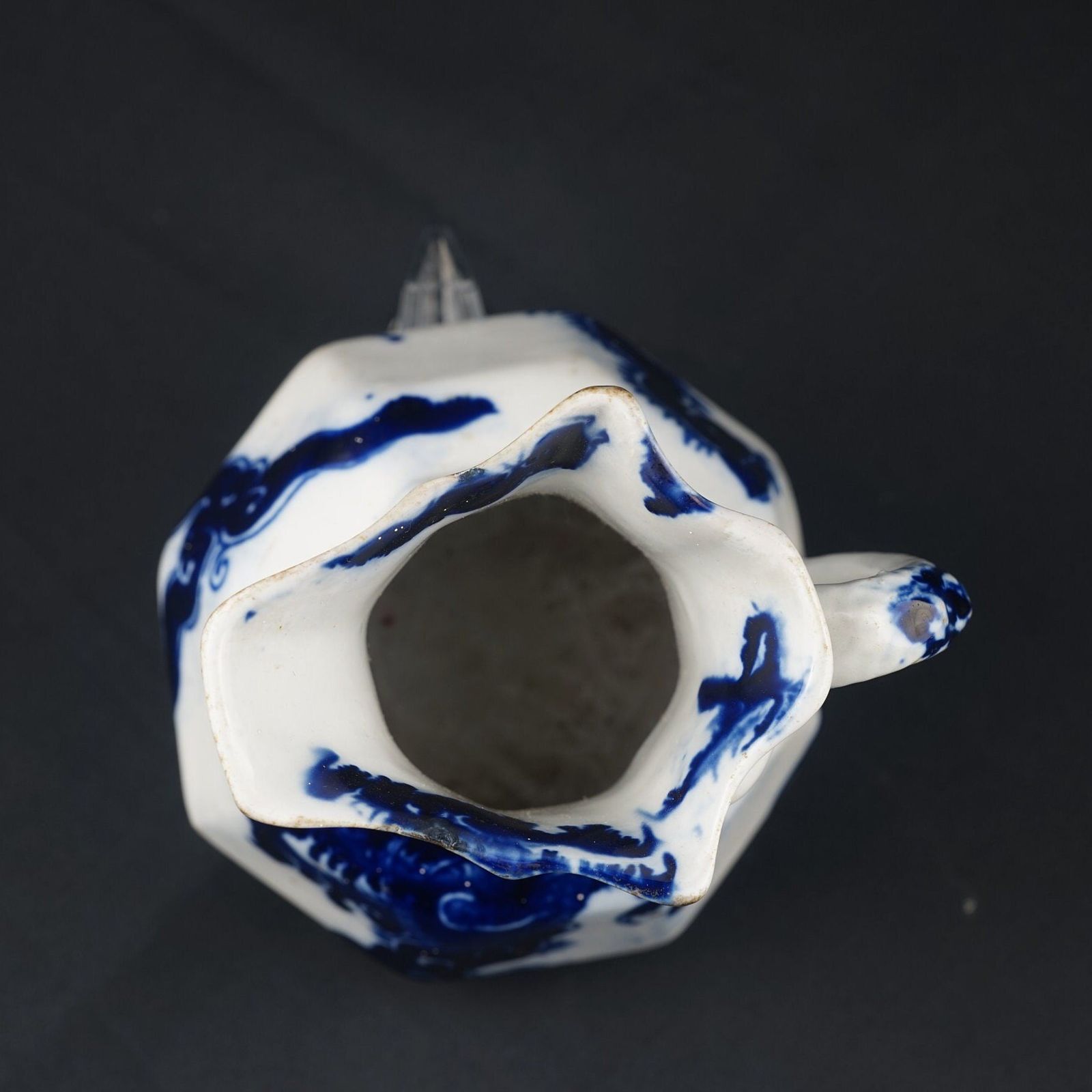 Antique Flow Blue Dragon Jug, Antique Very Early Mason's Ironstone Dragon & Pearl Blue/White Snake Handled Pitcher 1830 48 photo vinterior