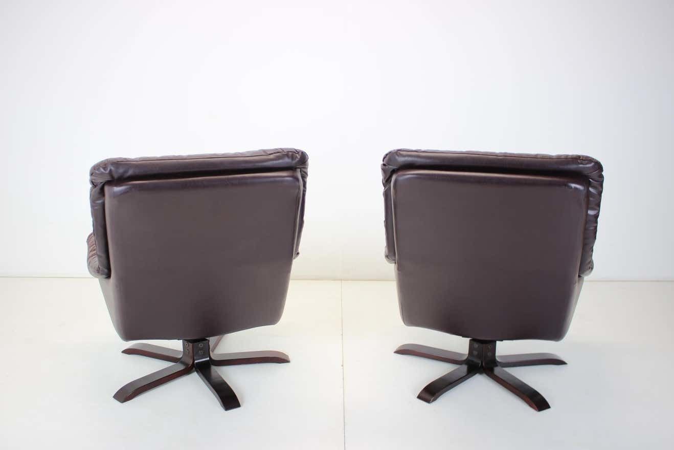 Scandinavian Leather Armchairs / Lounge Chairs, With Footres 1970s, Finland photo 1991.0