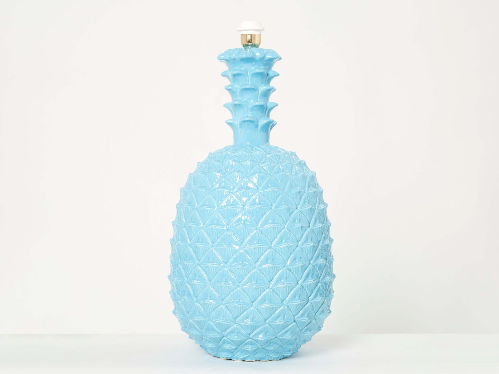 Lampe de table Tommaso Barbi en céramique bleue, motif ananas XL, années 1970 photo furniture