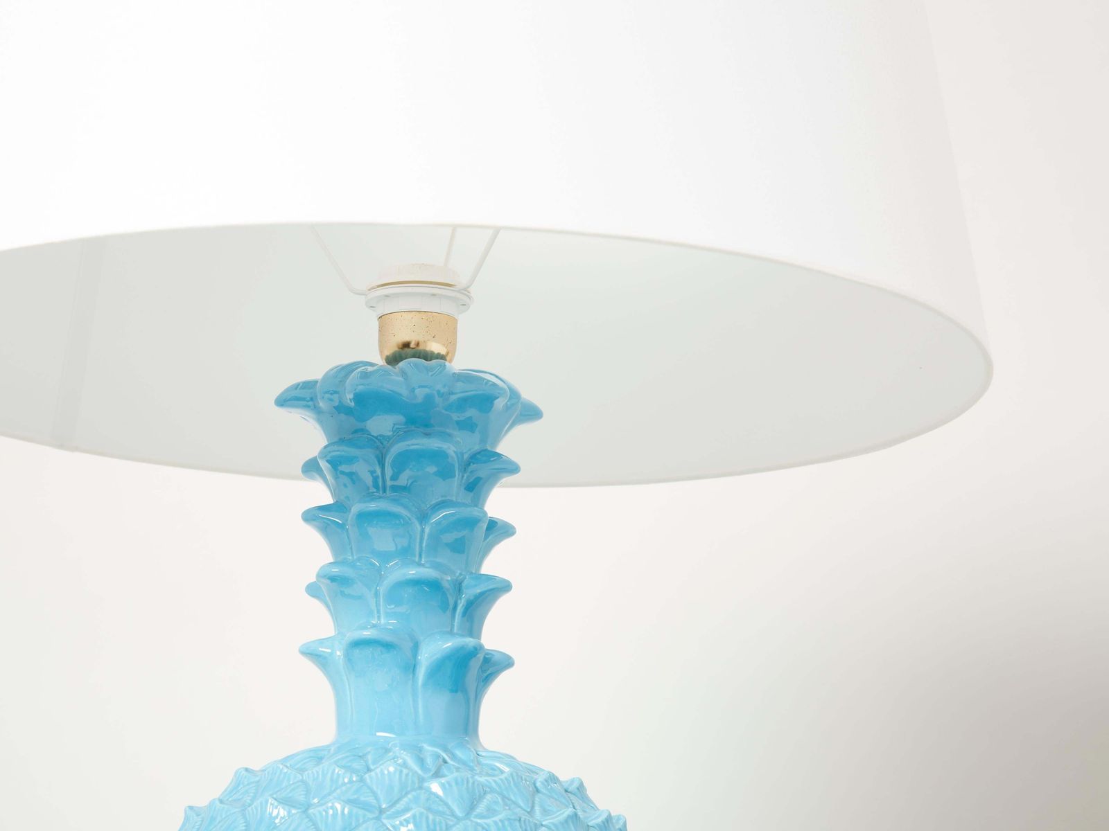 Lampe de table Tommaso Barbi en céramique bleue, motif ananas XL, années 1970 photo buy