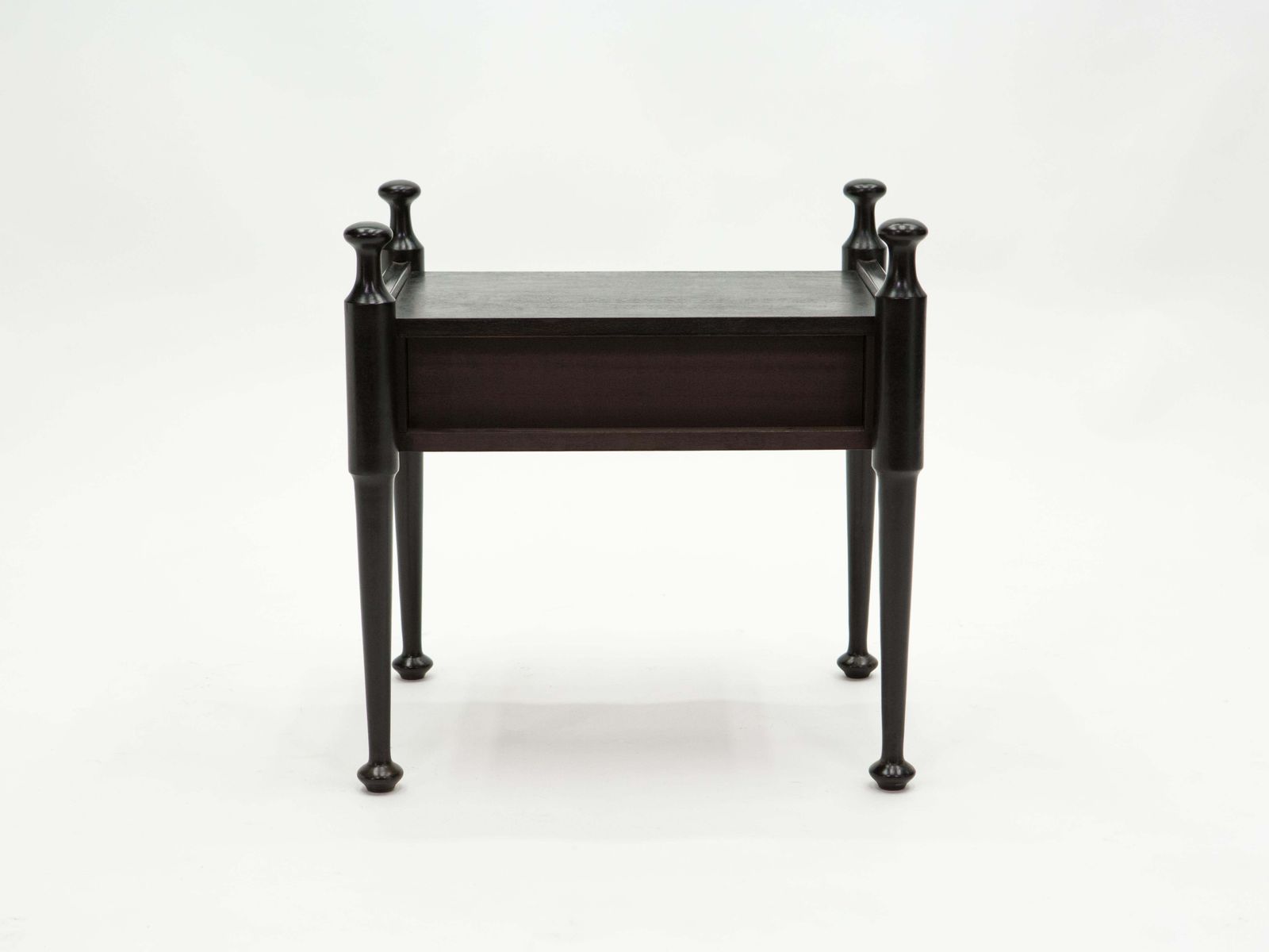 Mobilier Paire de tables de chevet françaises en bois teinté noir et laiton, années 1970 photo