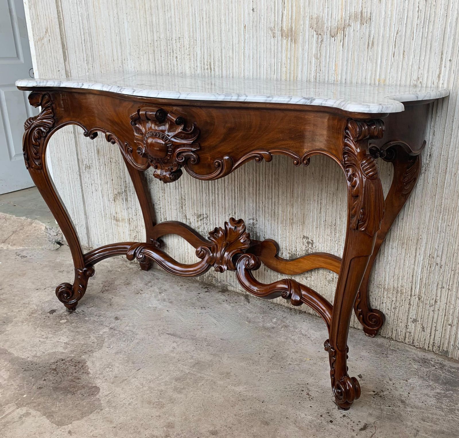Console Régence française en noyer sculpté, plateau en marbre blanc, 2 disponibles photo 4065.0