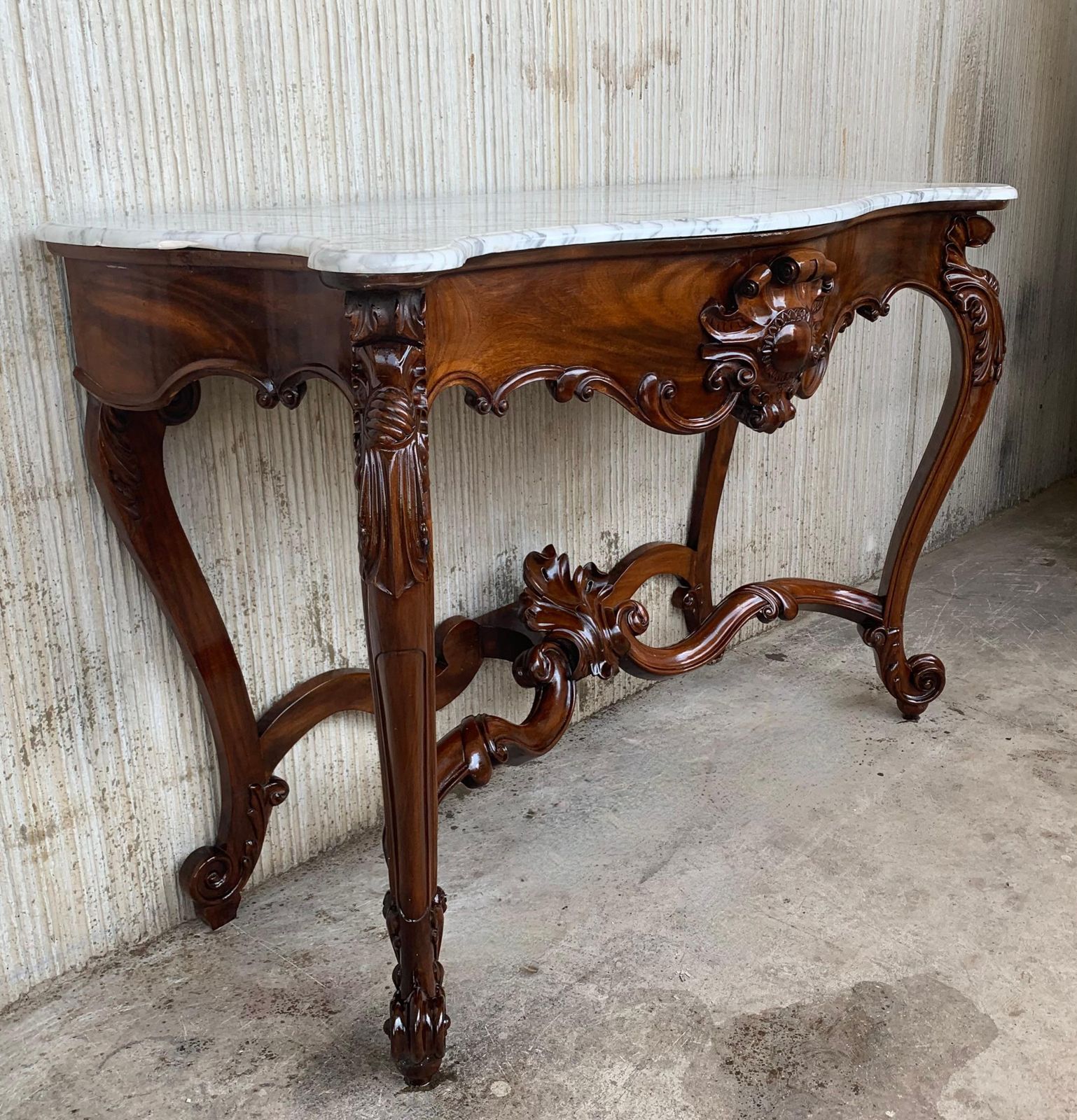 Console Régence française en noyer sculpté, plateau en marbre blanc, 2 disponibles photo vintage