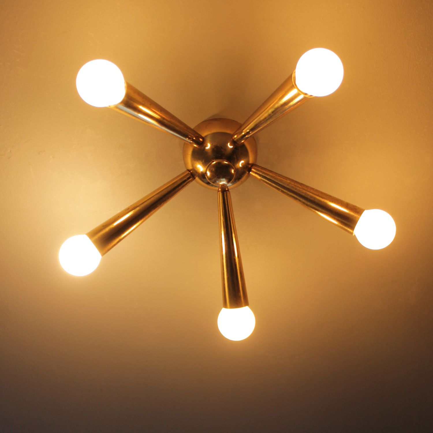 Italiaanse Messing Starburst Plafondlamp In De Stijl Van Arredoluce photo vinterior
