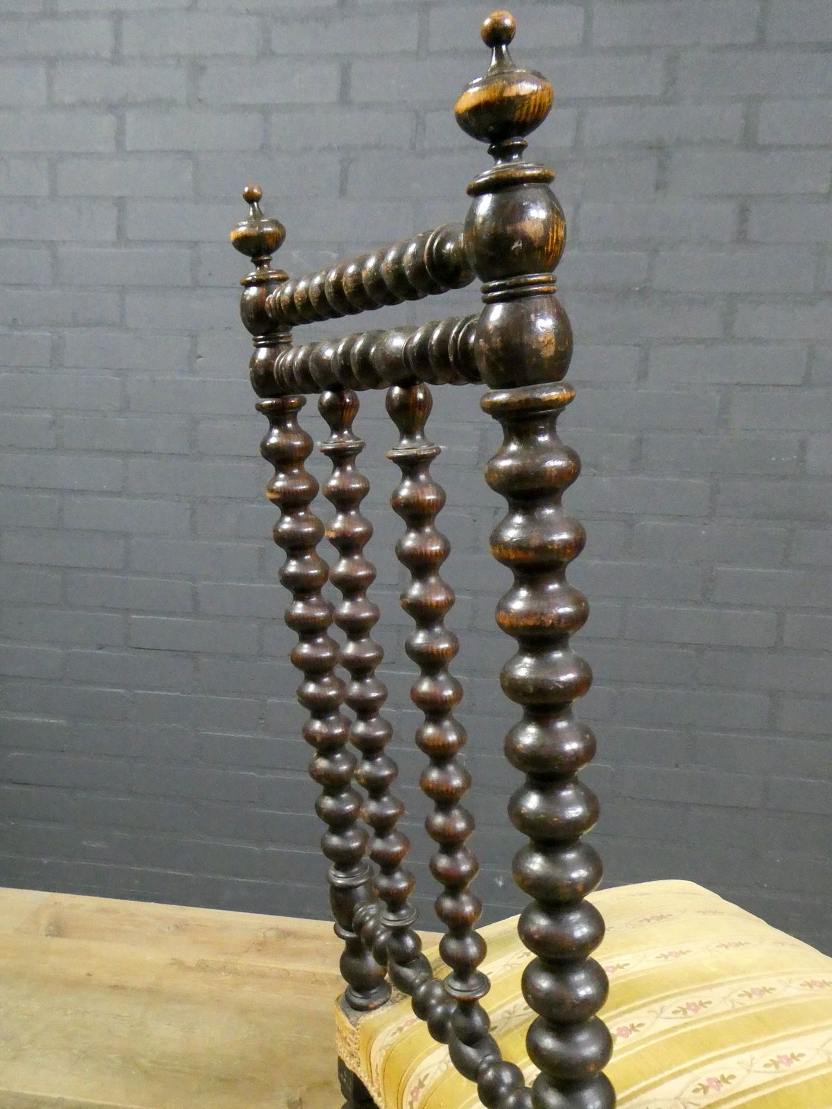 Antique Bobbin Chair photo 1100.0