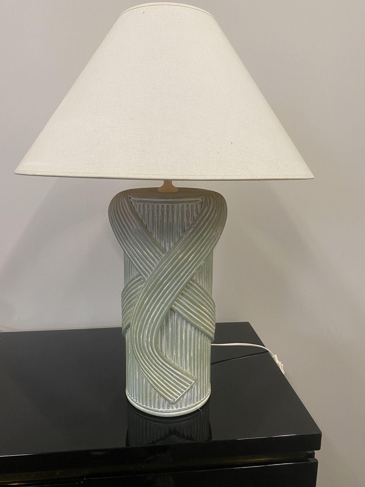 Groene Golvende Pencil Reed Tafellamp photo furniture