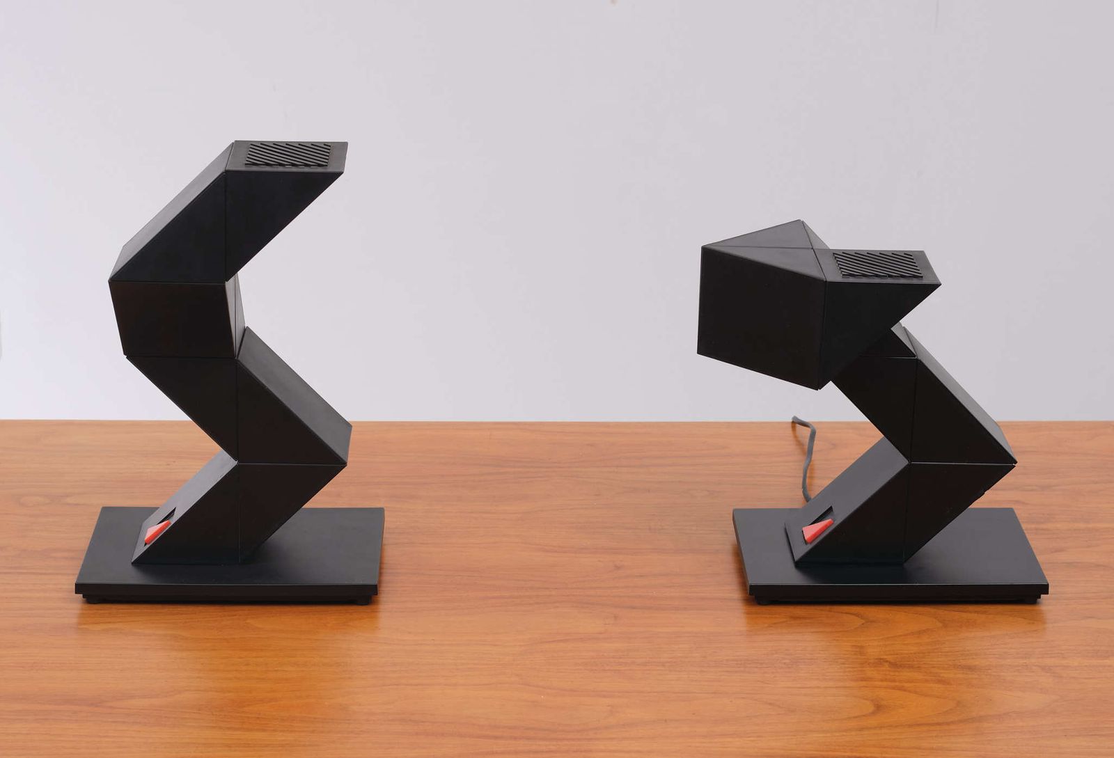 Zig Zag Table Lamps Designer Shui L. D. Chan In 1984, Hong Kong photo vinterior