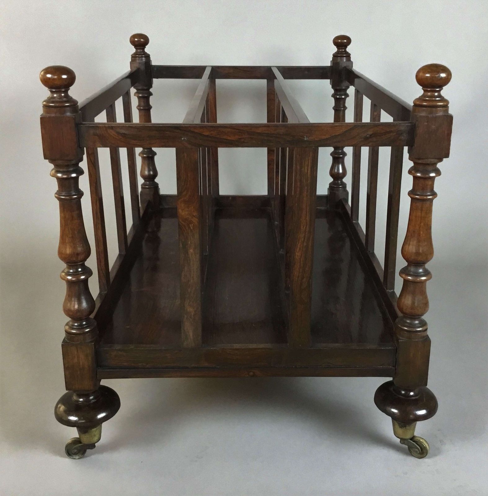 photo vintage Regency Rosewood Folio Stand / Large Canterbury