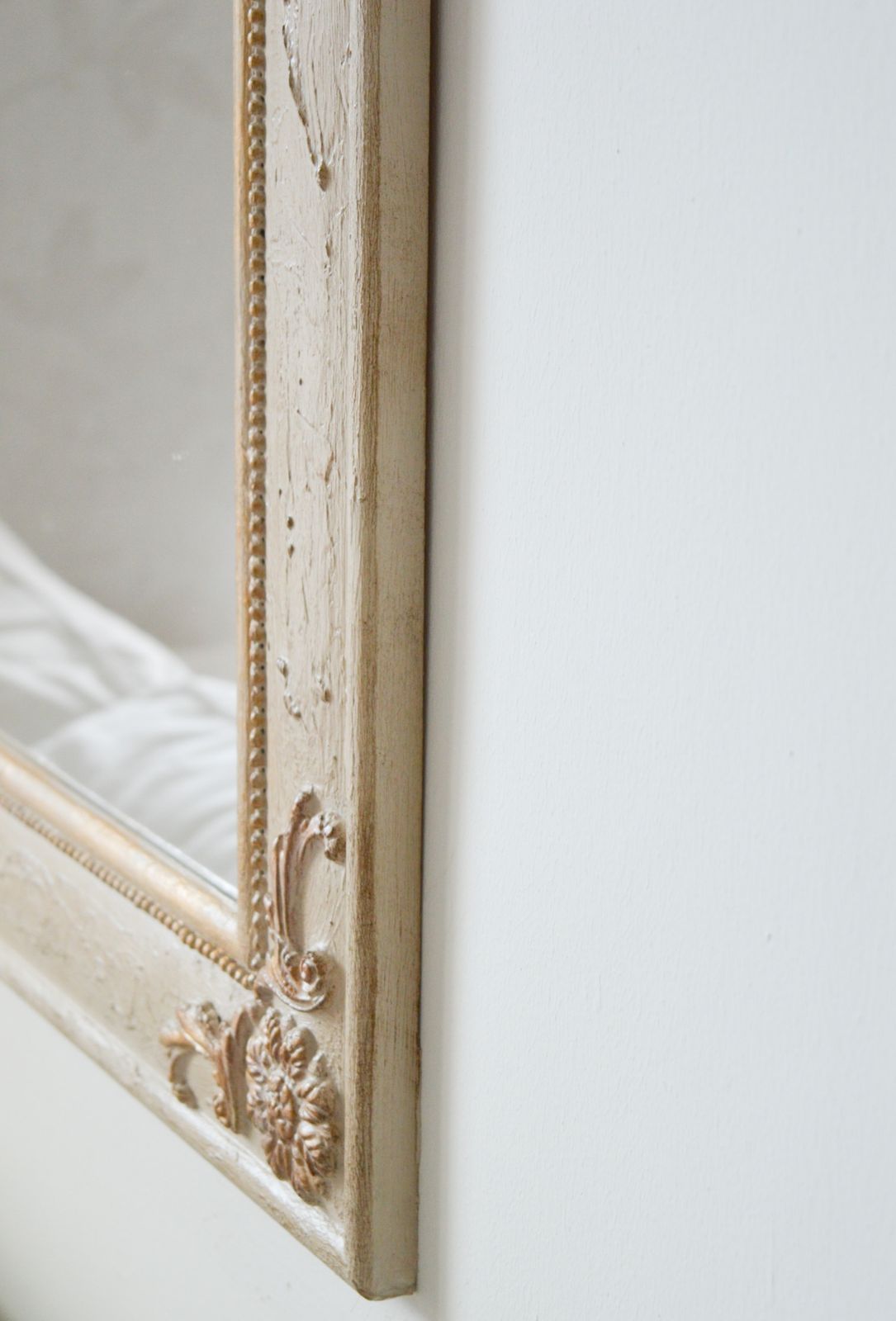 Large Fleur Scroll Hand Painted Mirror photo vinterior