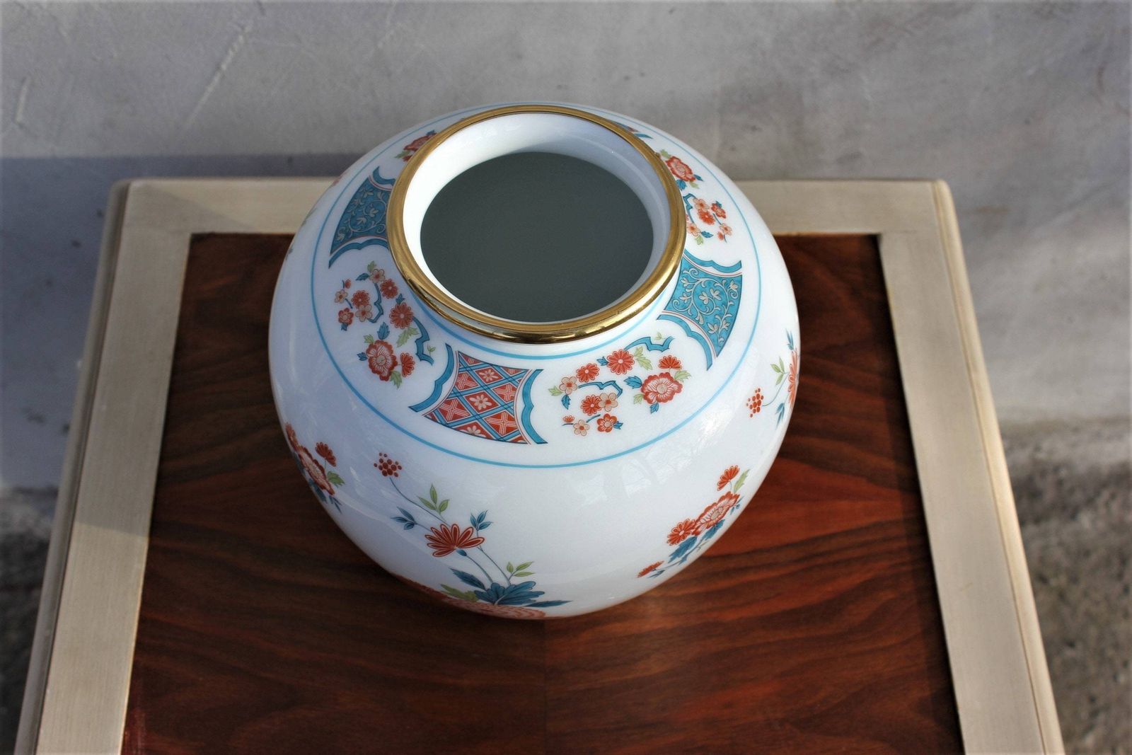 Japanese Porcelain Vase Asian White Vase Hand Painted Floral Vase Porcelain photo vinterior
