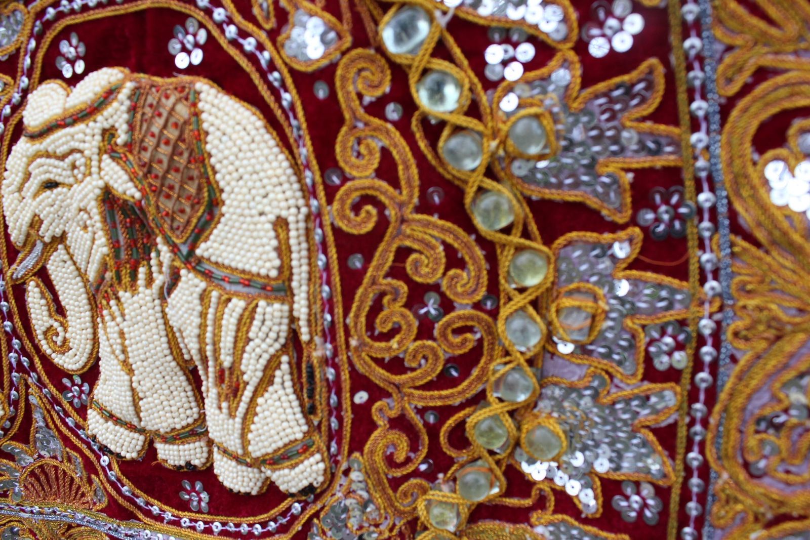 Embroidered Elephant Tapestry Wall Hanging Red Kalaga Curtain Love Eastern Style Decoration Gift photo 244.0