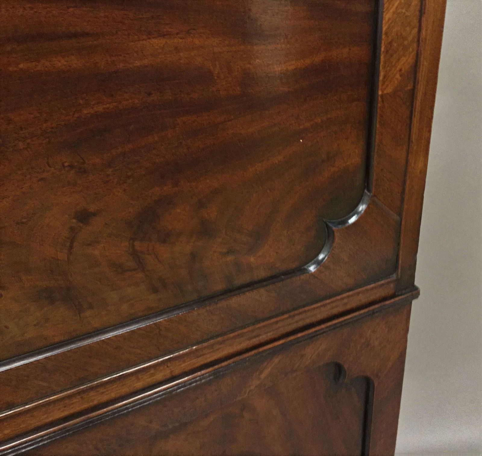 photo vintage Regency Mahogany Secretaire Cabinet Of Small Proportions
