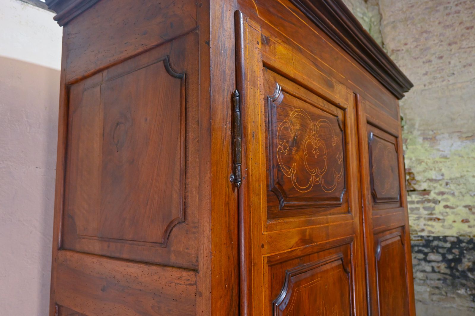 Large 18th Century Spanish   Catalonian Armoire photo vinterior