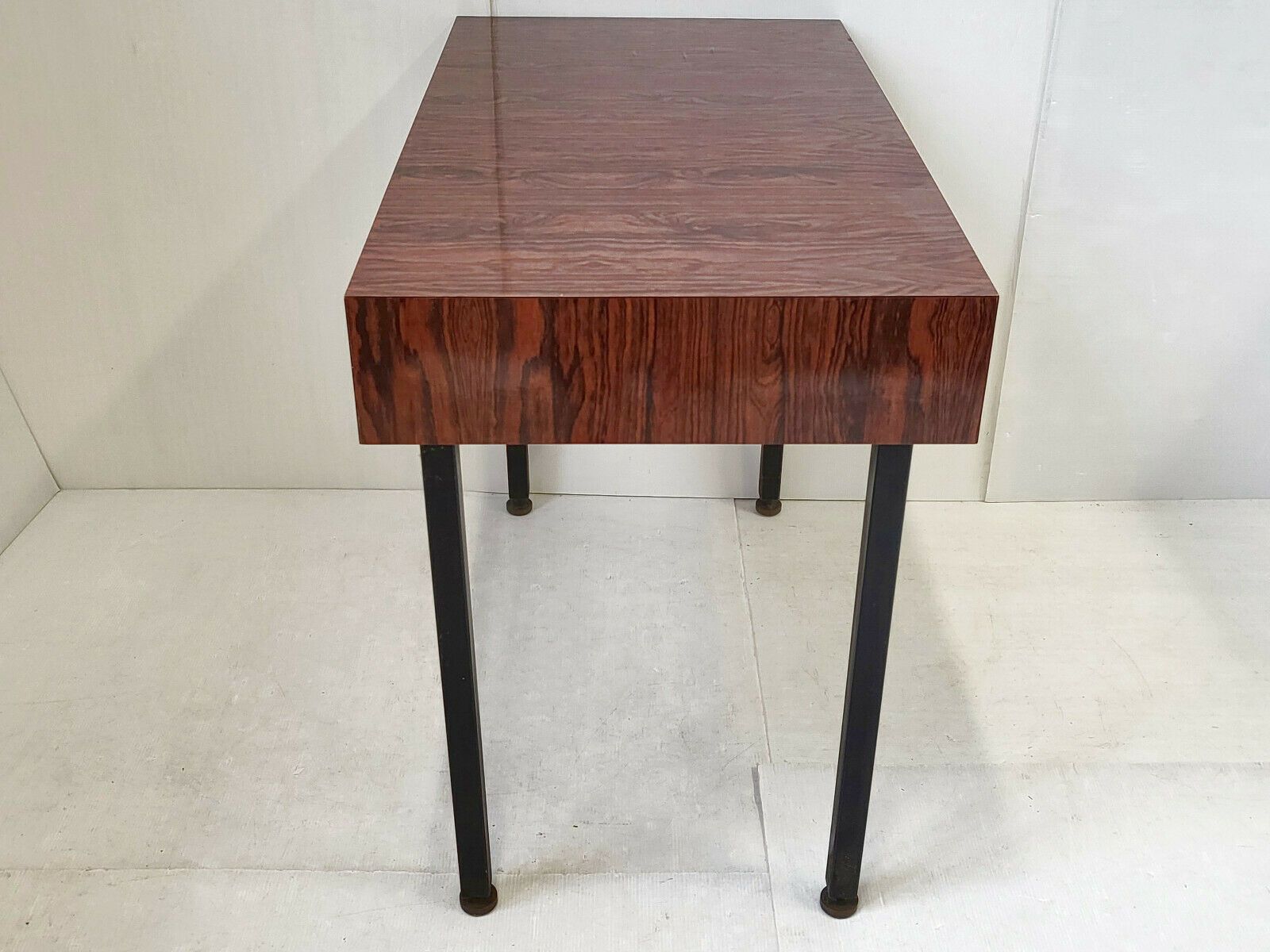 Adorable Bureau Vintage 1960 En Formica & Metal 60s 1960s Annees 60 photo vinterior