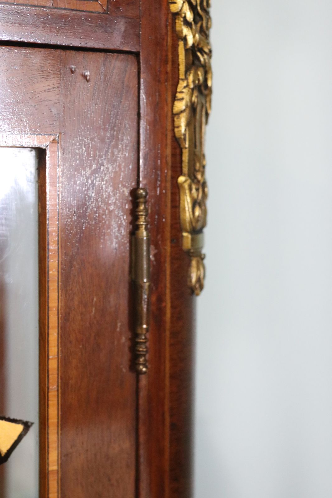 photo vintage A Lovely French 20th Century Display Cabinet Or Vitrine In The Louis XV Style.