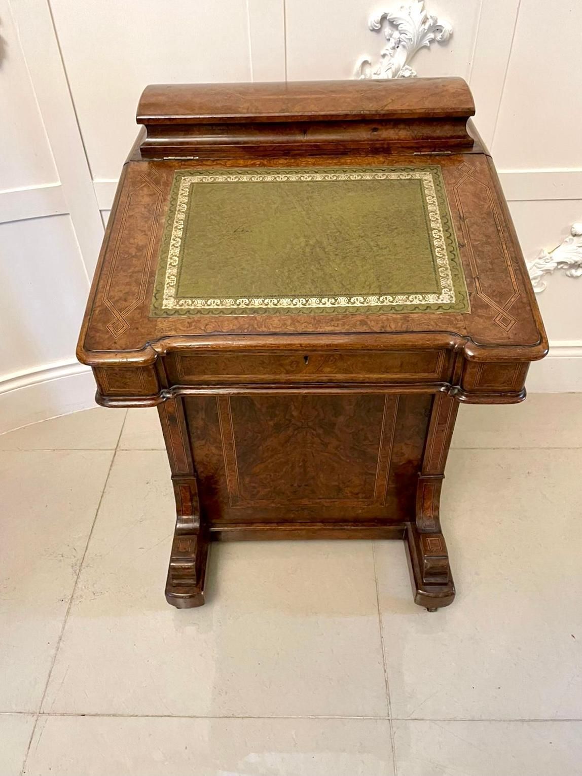 photo vinterior Antique Victorian Quality Burr Walnut Inlaid Freestanding Davenport