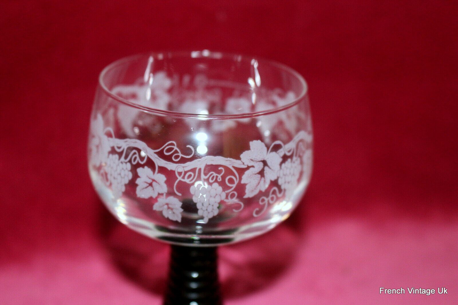 Vintage Set X 1 Dark Green Gatsberg + 1 Clear Glass White Grapes Pattern Wine photo vintage