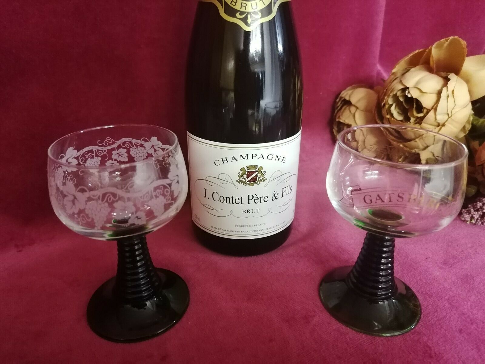 Home Decor Vintage Set X 1 Dark Green Gatsberg + 1 Clear Glass White Grapes Pattern Wine photo