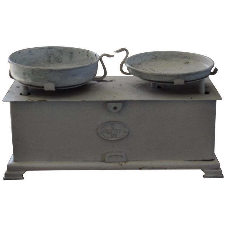 Vintage Kitchen Scale, Circa 1950s