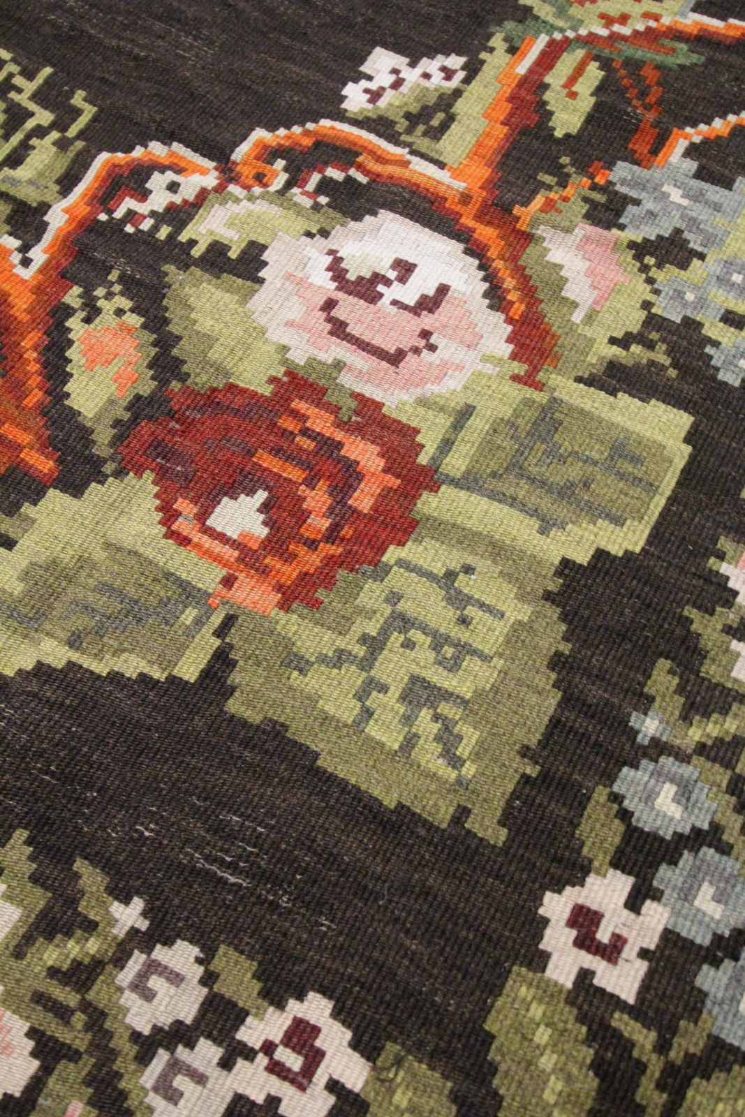 photo furniture Handmade Kilim Traditional Floral Carpet Livingroom Moldavian Area Rug