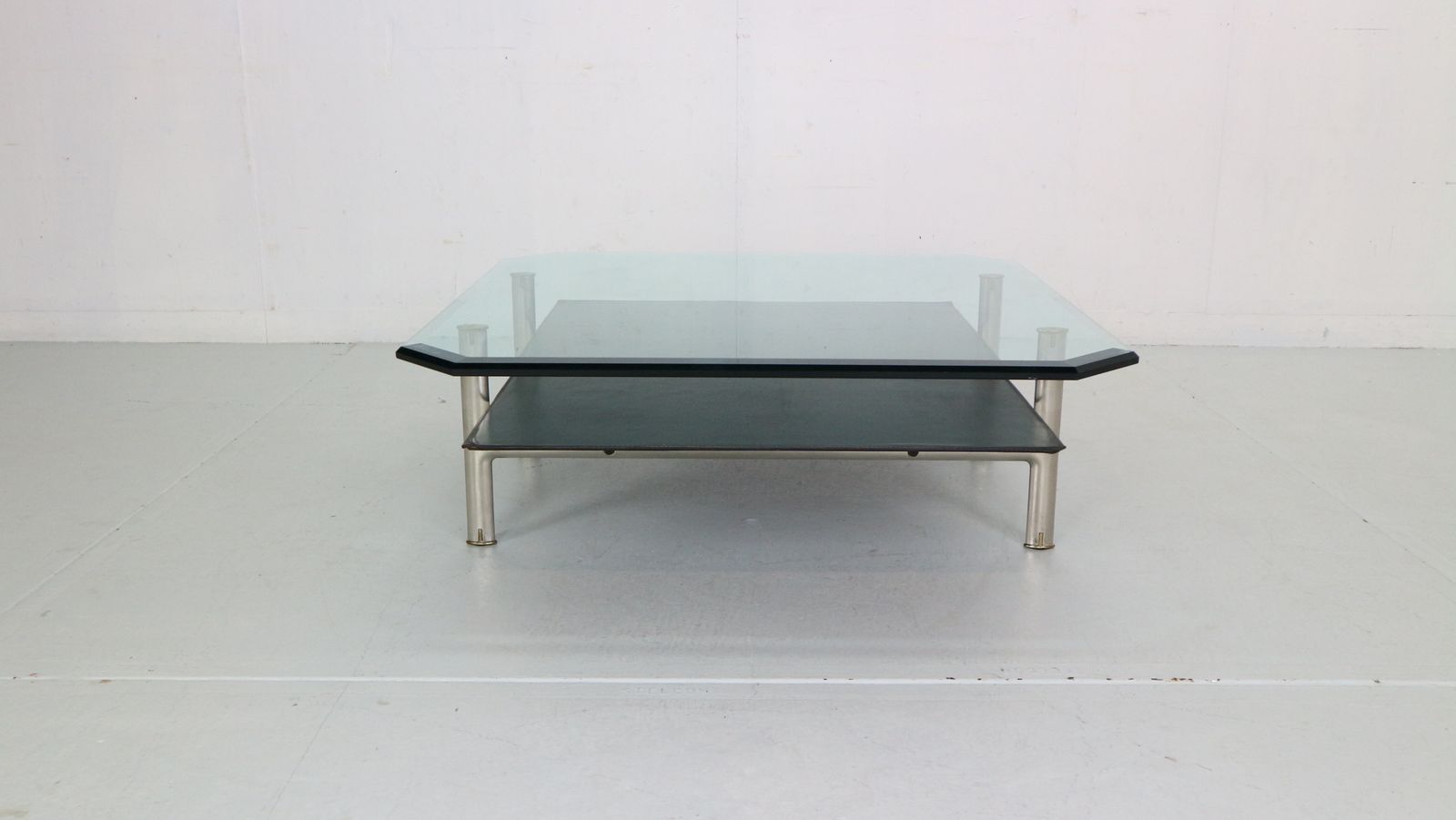 B&B Italia 'Diesis' Two Tier Glass And Leather Coffee Table By Antonio Citterio photo vintage