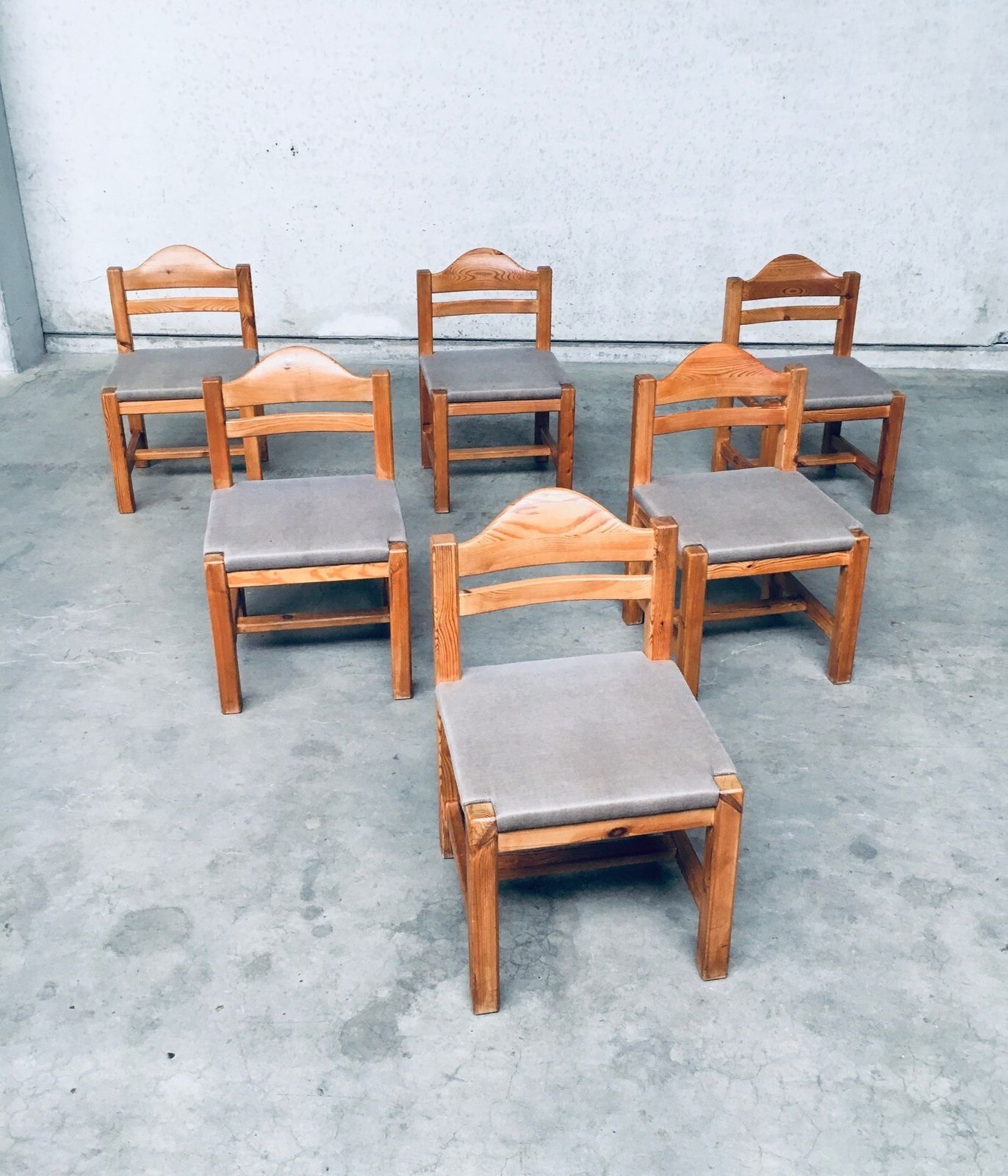 Brutalistisch Design Eetkamerstoelen Van Grenenhout – Vierkant Model, Jaren 1970 photo vintage