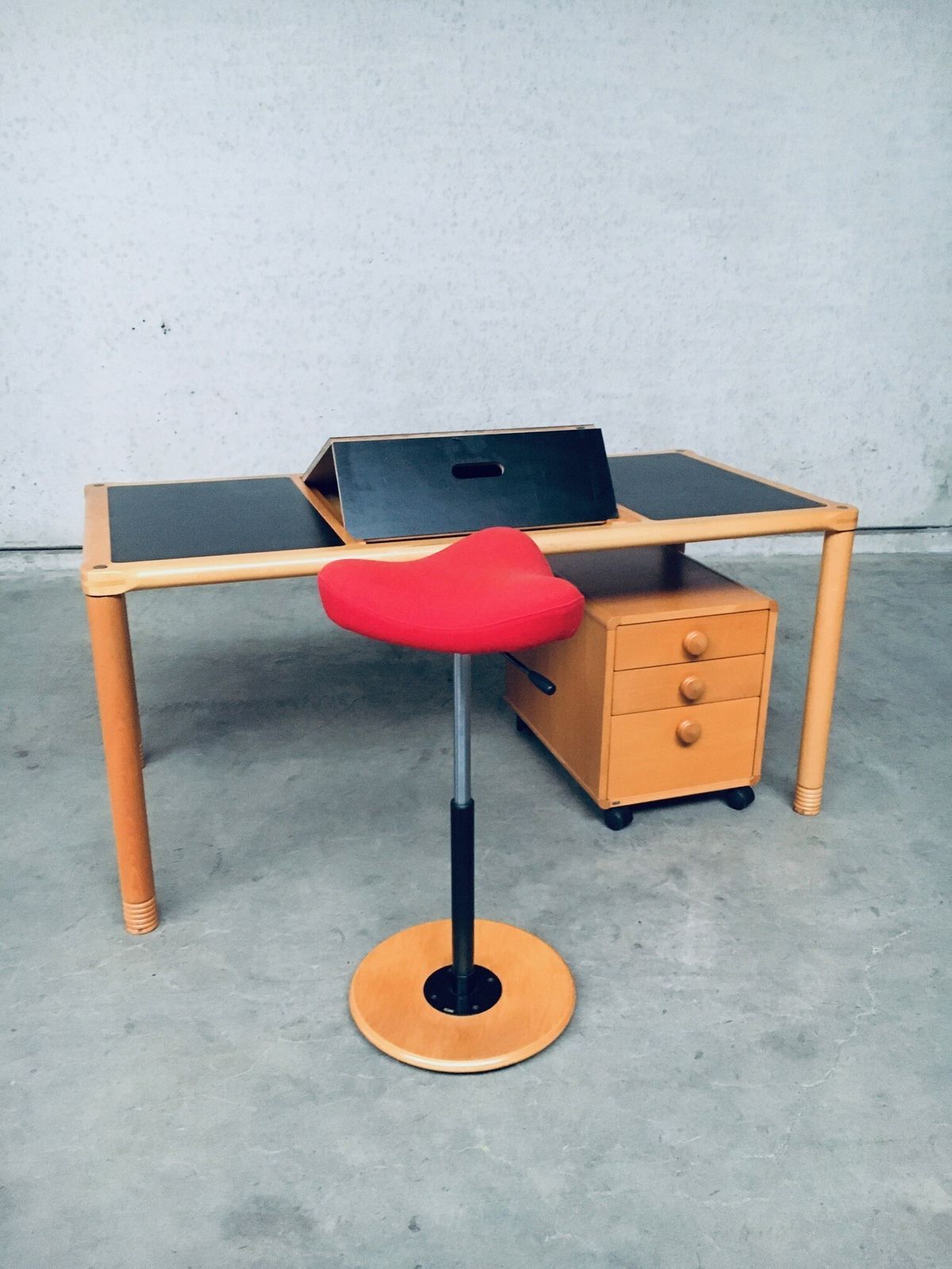 Scandinavian Ergonomic Design Writing Desk And Stool, Stokke 1980's photo 1860.0