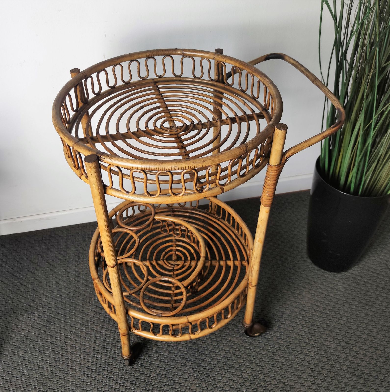 1960s Italian Bamboo Rattan Bohemian French Riviera Round Serving Bar Cart photo for sale