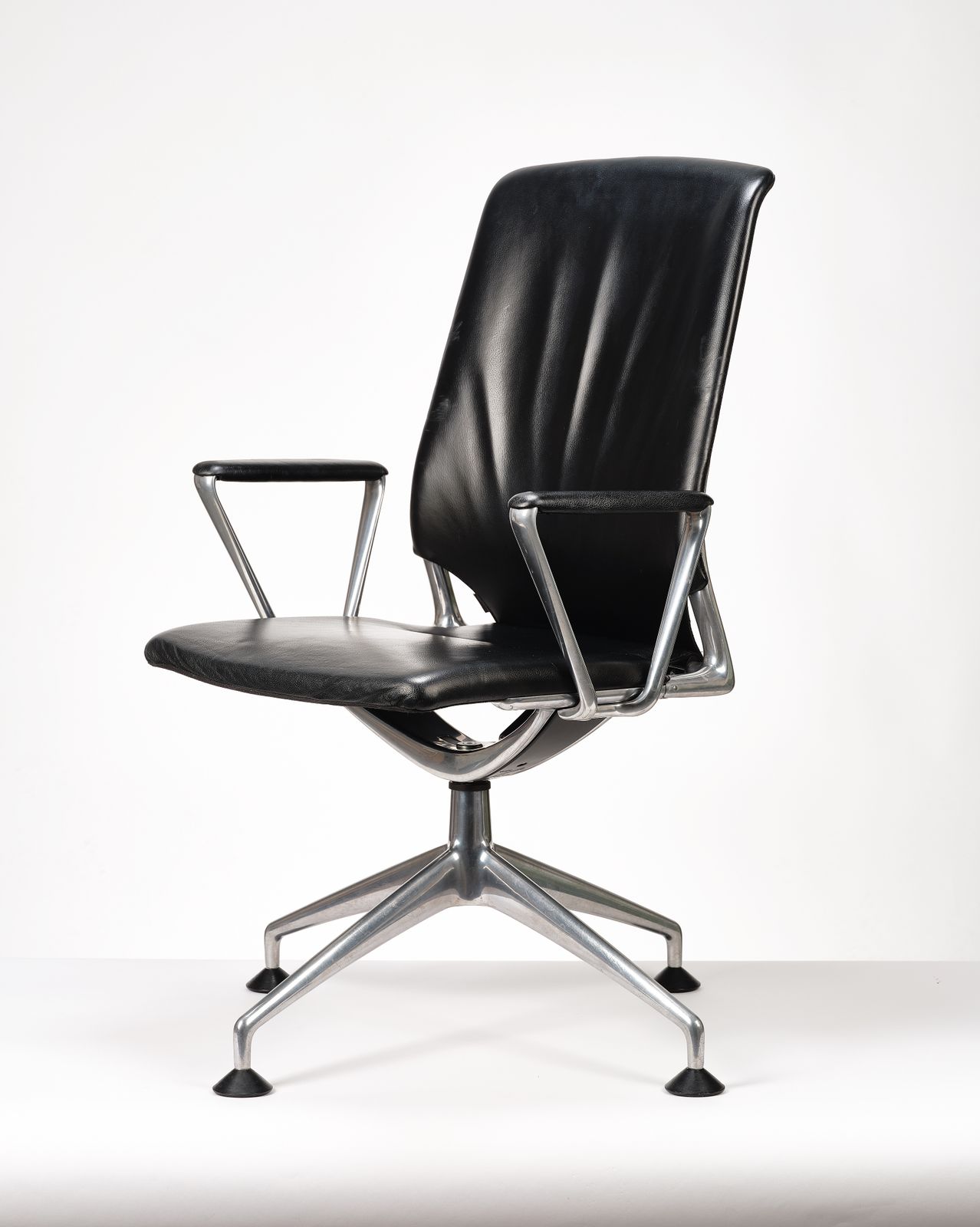photo furniture Black Leather Vitra Meda Conference Office Desk Chair By Alberto Meda, Circa 2000