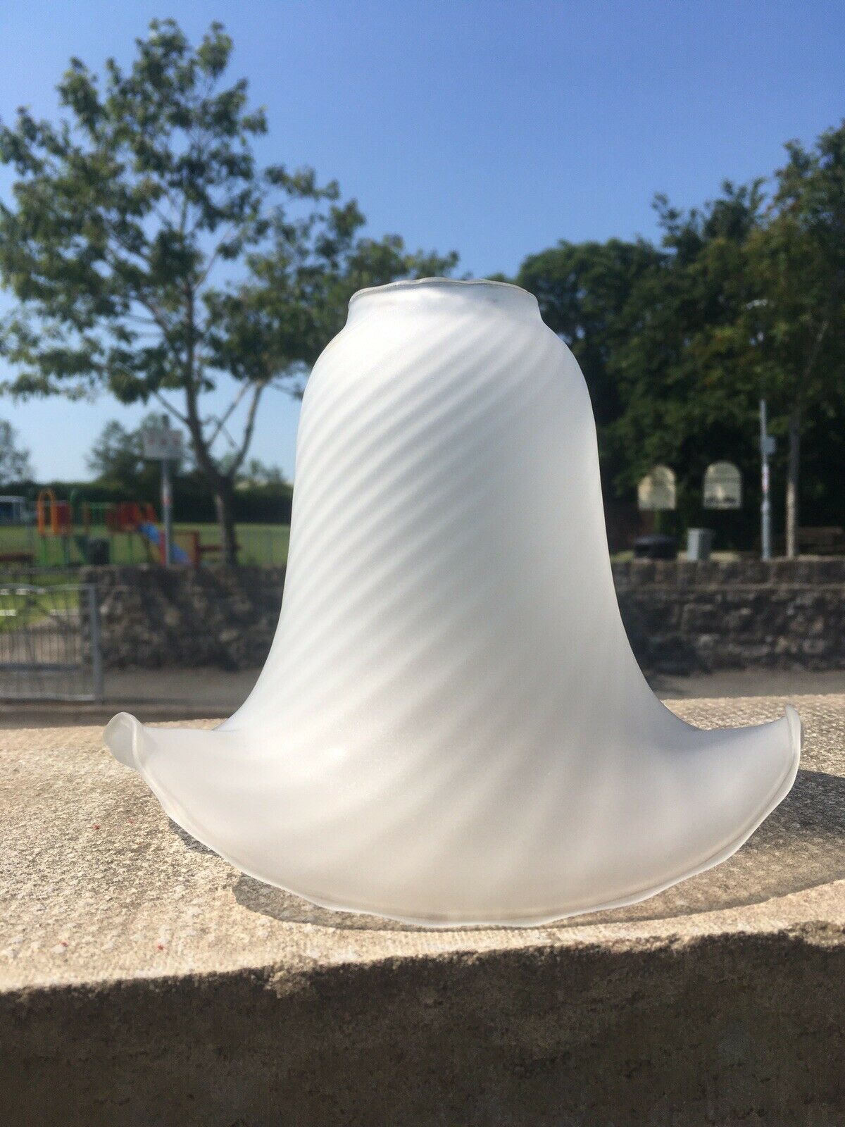 Lovely Vintage French Vianne Glass Frosted Ribbed Ruffled Fluted Edge Lamp Shade