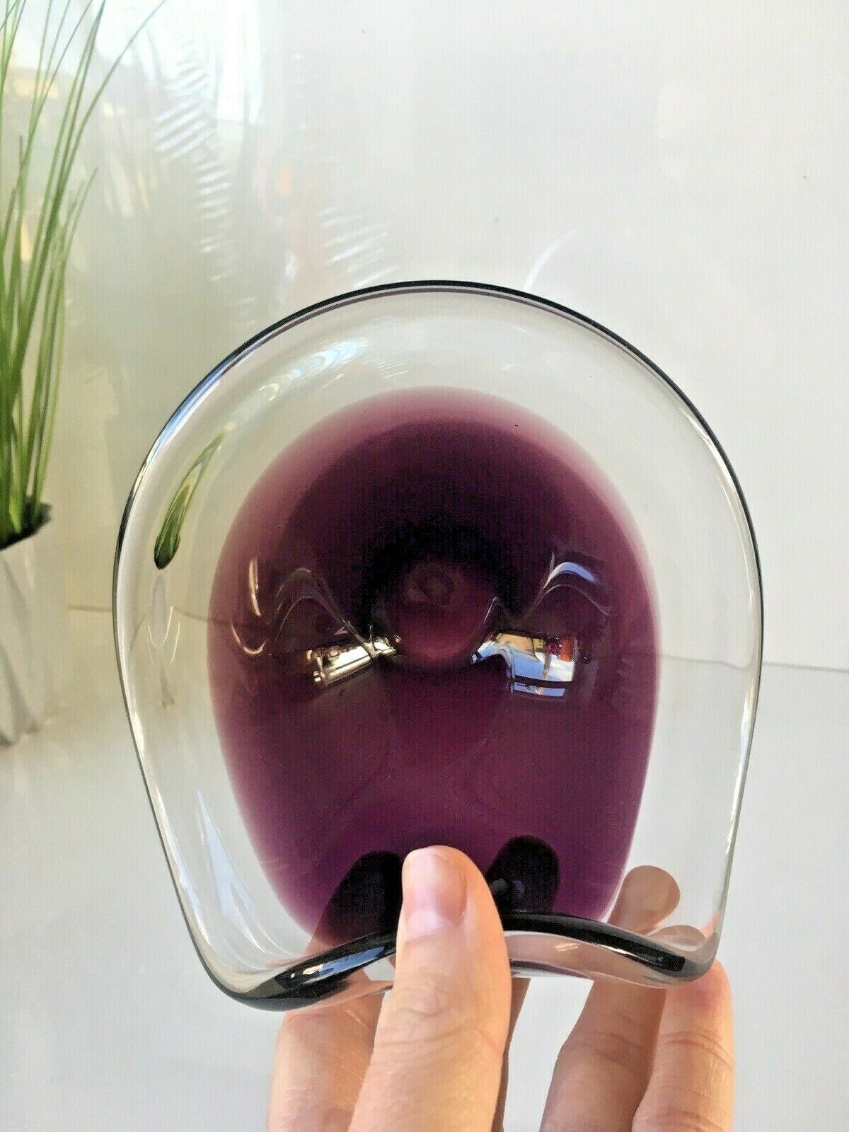 Mid Century Swedish Flygsfors Aubergine Freeform Art Glass Bowl   Paul Kedelv photo vinterior