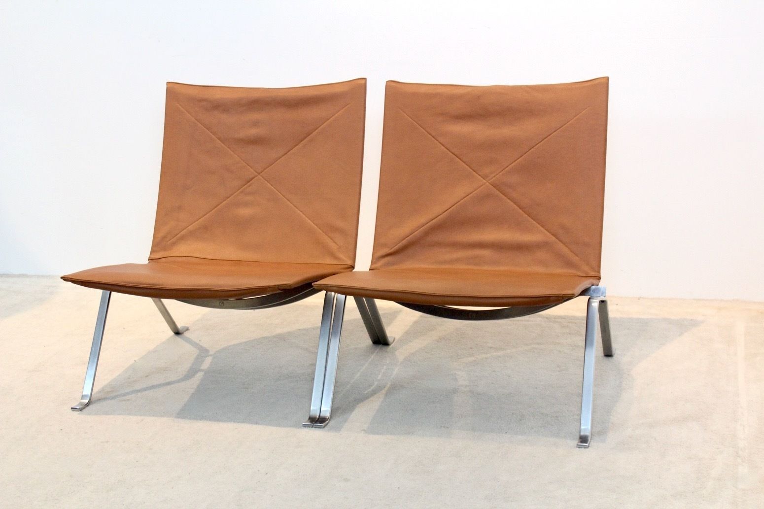 photo buy Cognac Leather Pk22 Chairs By Poul Kjærholm For E. Kold Christensen