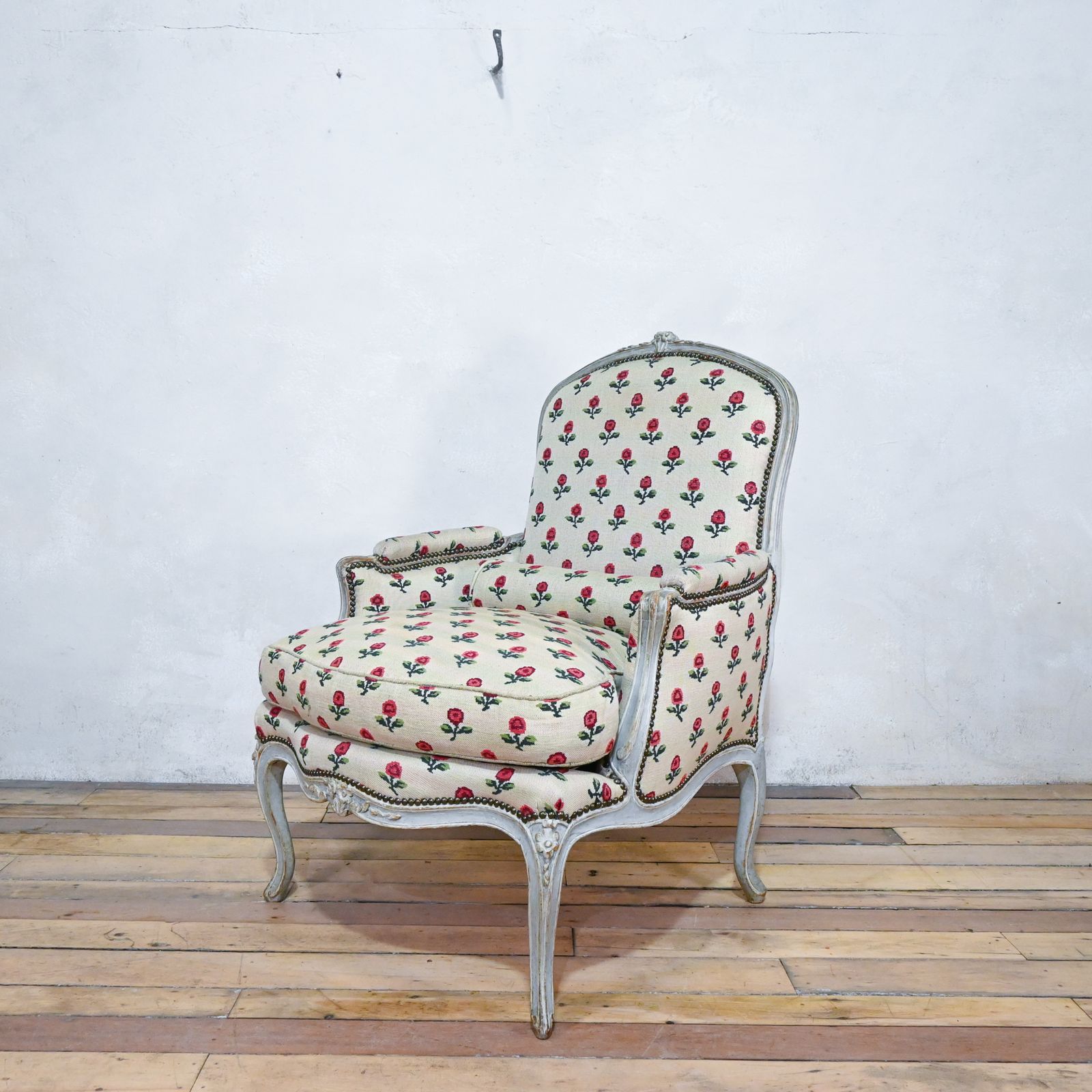 photo furniture Louis XV Grey Painted Armchair   Jean Baptiste Lebas