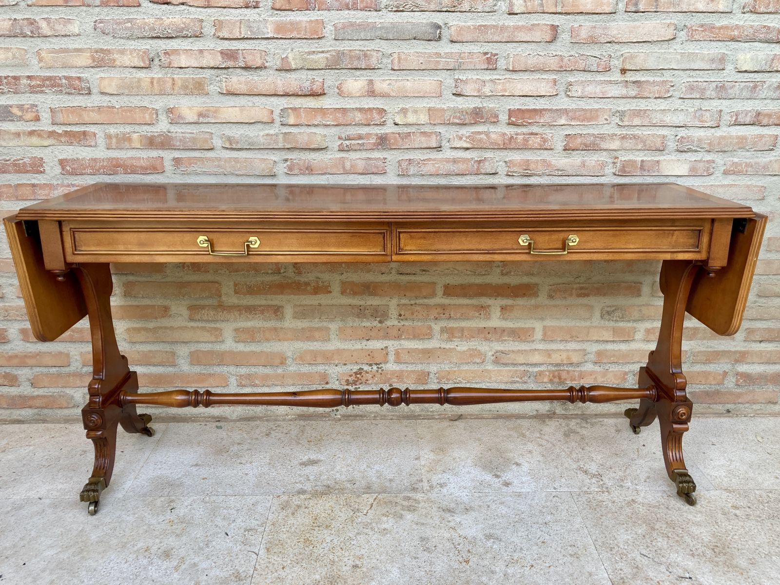 photo vinterior Mid 20th Century Winged Console Table In Walnut With Claw Feet In Bronze, Two Drawers And Wheels