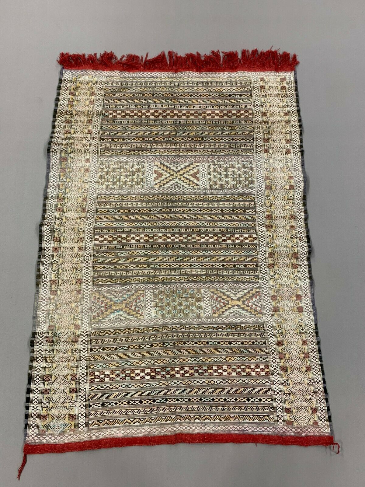 Vintage Moroccan Vegan Silk/Wool Berber Kilim 175x120 Cm Kelim Rug photo furniture
