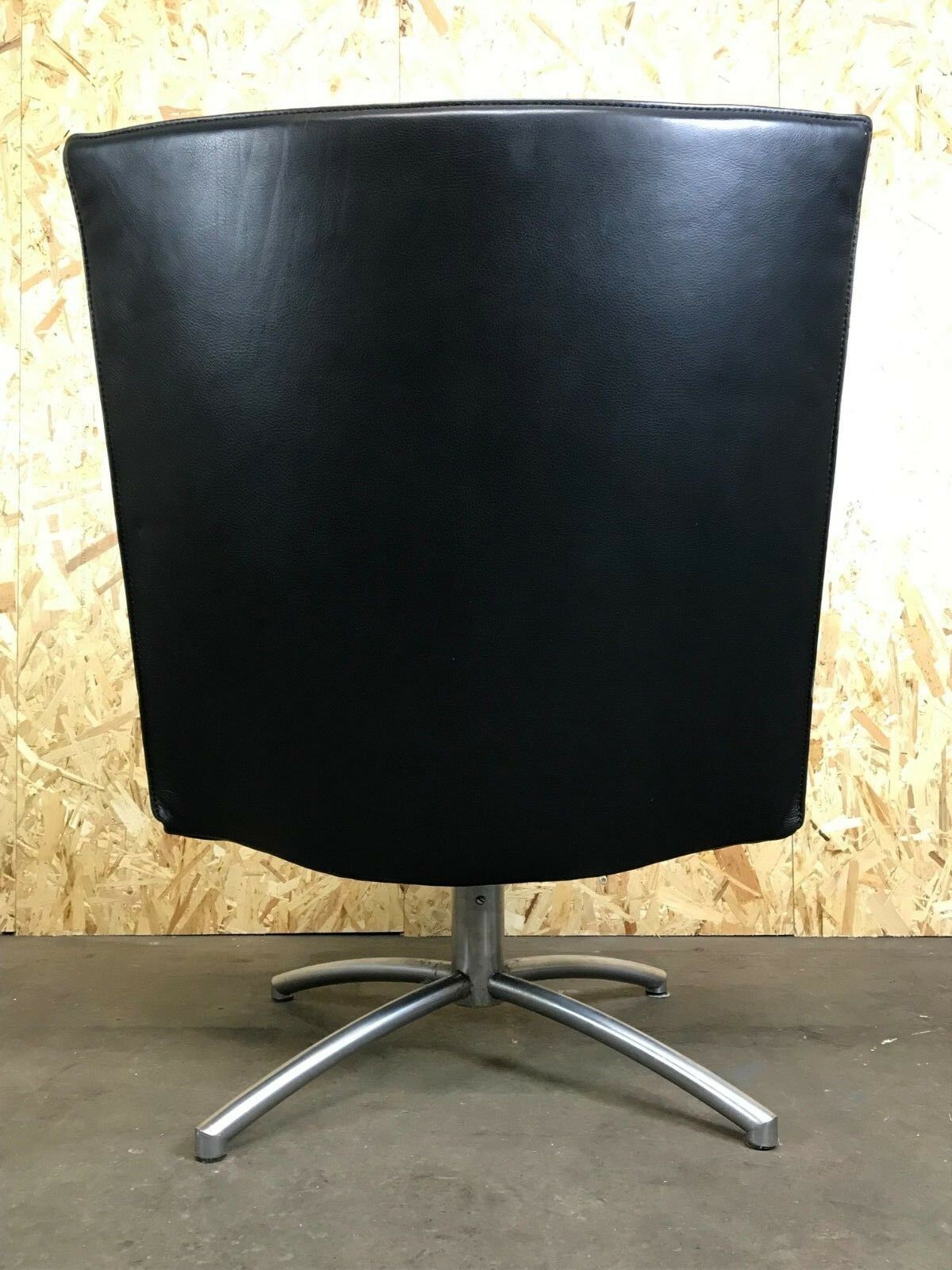 photo furniture Erik Jørgensen Ej70 "Partner" Chair By Joannes Foersom & Peter Hiort Lorenzen