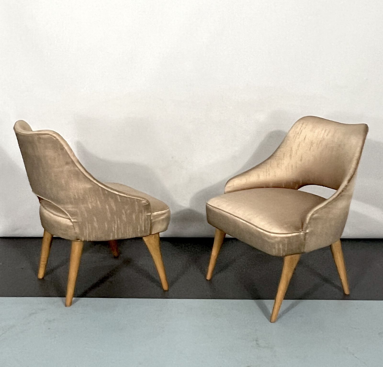 photo furniture Italian Mid Century Bedroom Chairs From 50s. Set Of Two