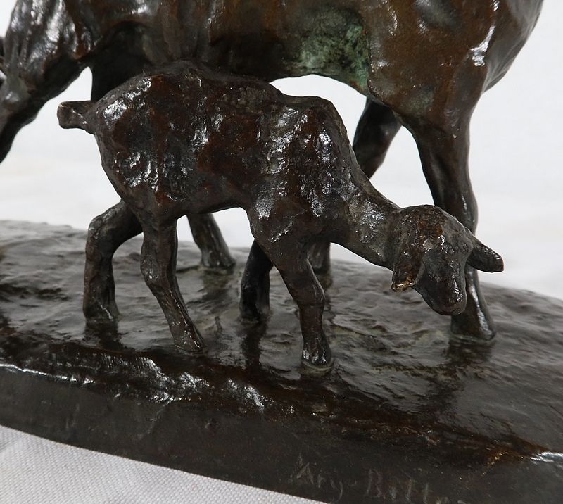 3553.5 Bronze "Goat And Its Kids" By A.Bitter, 1st Part Of The 20th Century photo